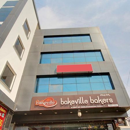 Oyo 11670 Hotel Vishnu Priya Residency Hyderabad Exterior foto